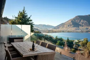 Views on Goldrush Lake Views BBQ Free Parking - Image 2