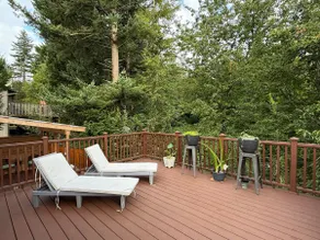 Hillside House in Troutdale - Image 2