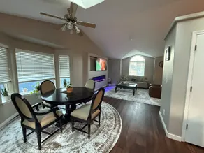 Hillside House in Troutdale - Image 3
