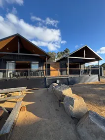 Brand new luxury 3 bedroomed home 2 mins from town - Image 3