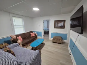 Renovated 3BD apt Pet Friendly and 8 min to beach - Image 2
