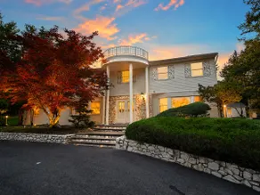 Luxury Home, Heated Pool, Theater, & More Near NYC - Image 2