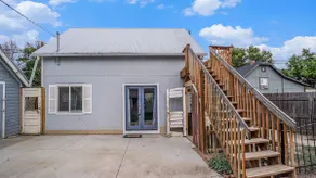 Affordable bungalow, quiet neighborhood w/laundry - Image 4