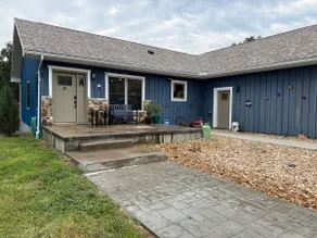 Spacious 6BR Retreat on 10 Acres | Sleeps 16+ - Image 2
