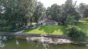 Big Finn's Lakefront Escape | Hot Tub + Putt-Putt - Image 3