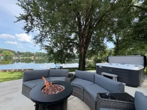 Big Finn's Lakefront Escape | Hot Tub + Putt-Putt - Image 4