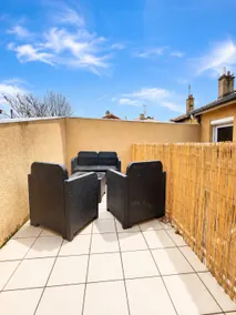Large 3-room apartment / Terrace / Loire Riverfront / 2 bedrooms - Image 3
