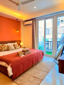 Luxury 1BHK | Golf Course Road | Self Check-in - Image 3