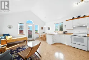 Riverside Apartment - Image 4