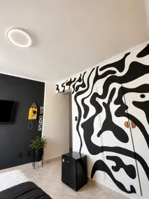 Studio Paralelo | Authentic, Downtown, Garage - Image 5