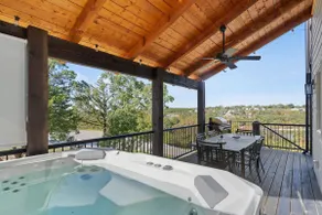 Lux Lake View: Sleeps 12+, Hot Tub, Game Room - Image 2