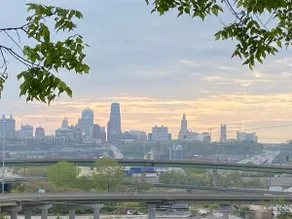 Fireplace - Skyline Views - Walk to BBQ & Bars - Image 3