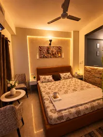 Flute Nest Flat |Pool View Studio Near Prem Mandir - Image 2
