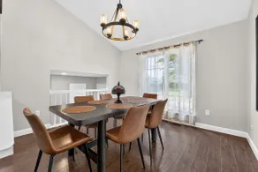 Elegant 3BR 5-Bed Spacious Home: Pool & Patio - Image 4