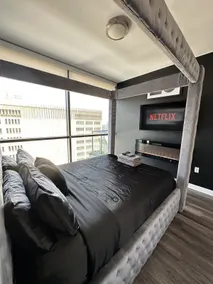 The Skyline Grand - 360 City Views - 2 Balconies - Image 4