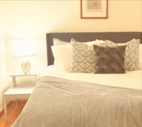 Retro 3BR Cottage-Fast WiFi-Near Hospitals&Sports - Image 4