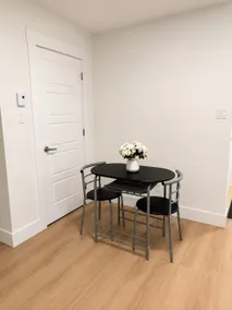 Modern Riverview Suite Near Downtown Moncton - Image 5