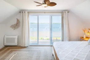 Waterfront renovated Cottage with heated Pool - Image 4