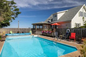 Waterfront renovated Cottage with heated Pool - Image 2