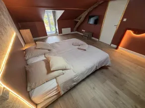 Eliott's Home Stopover in Burgundy - Image 5