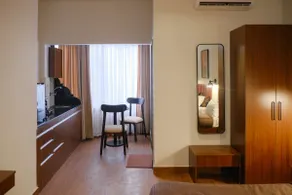 Corner House | Spacious Studio Suite - Image 4