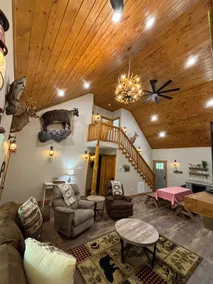 Bear Lodge cabin at the great Buffalo river - Image 3