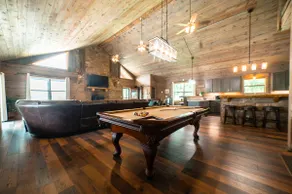 Serenity Ridge sleeps 20, a Lux Log Estate w Views - Image 4