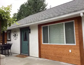 The Green Door - Private 2 Bedroom Cabin - Image 3