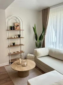 Bright Modern Flat | Relaxing Garden, Near Shops - Image 2