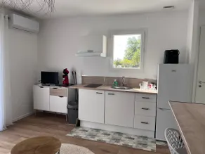 Modern one-story apartment - Image 3