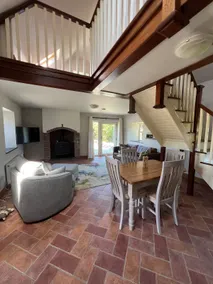 Farm cottage by the lake - Image 2