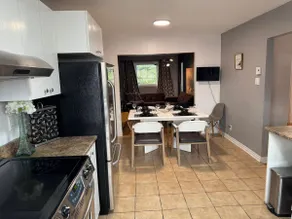 COSY 3-BDR in Montreal - Image 3