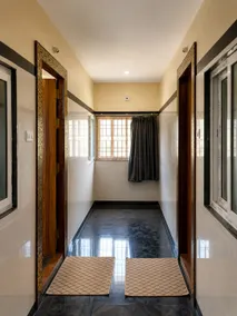 Sri Balaji Service Apartment - Image 4