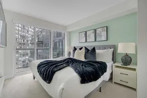Financial District 2BR Condo 55 TV Free Parking - Image 2