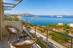 Sweet Lemon Maisonette, Shared Pool, Walk to Beach - Image 3