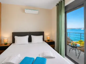 Sweet Lemon Maisonette, Shared Pool, Walk to Beach - Image 5