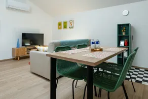 Stay between the Rhône and the vineyards, with air conditioning, parking, and a terrace - Image 2