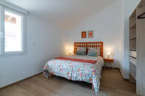 Stay between the Rhône and the vineyards, with air conditioning, parking, and a terrace - Image 3