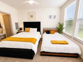 Luxury 2BR Retreat Resort Pool Gym & Fast WiFi - Image 4