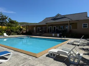 Peaceful gated Stonebrook Manor home - Image 3