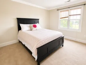 Walk to WVU Campus, Stadium & Hospital, 4BR - Image 3