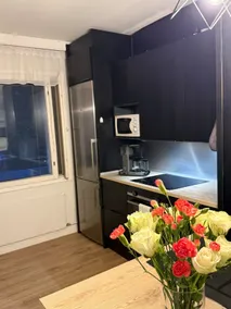 Big family flat, station at door, airport 10min - Image 3