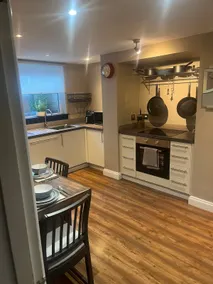 Spacious Victorian Double Room - Image 4