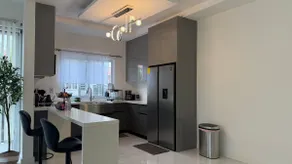 Roseneath Luxe - Image 2