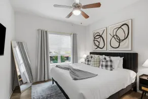 1st floor with Yard, King Bed, Pool&More near ATX - Image 3
