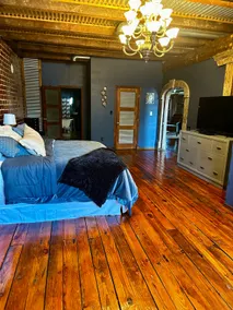 Historic Warehouse Stay - Image 2