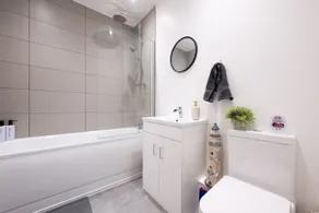 The Gold Residence | Boutique Stay in Whitstable - Image 4