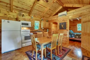 Near Trails, Lakes, Parks! Country Cabin - Image 5