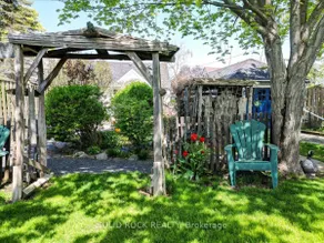 Charming Campbellford Home with a Garden Oasis - Image 4