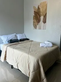 Studio 18 near the International Airport - Image 4
